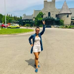 Meet your Posher, Caroline